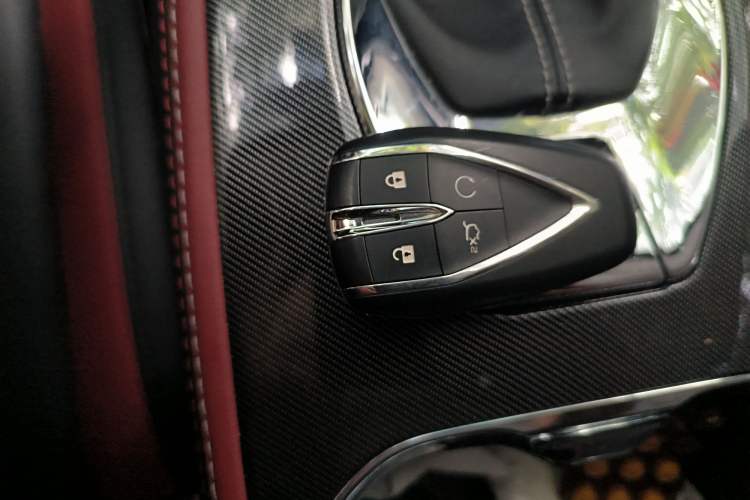 Used CHANGAN OSHAN X5 2022 Sport Edition 1.5T DCT Cyclone Assault Vehicle Key