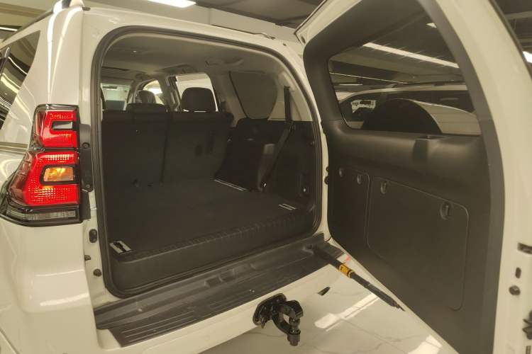 Used Toyota Prado 2018 3.5L Automatic TX-L with Rear-Mounted Spare Tire