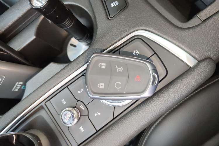 Used Cadillac XT5 2021 28T Luxury Model