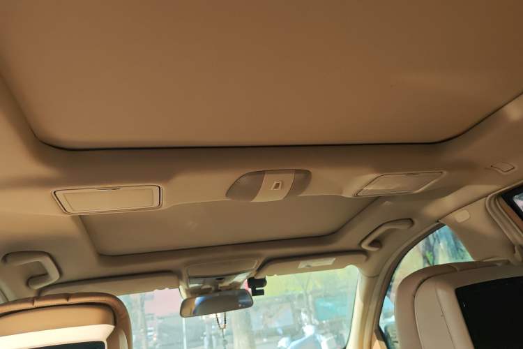 Used Mercedes-Benz S-Class 2010 S 300 L Luxury Model Headliner