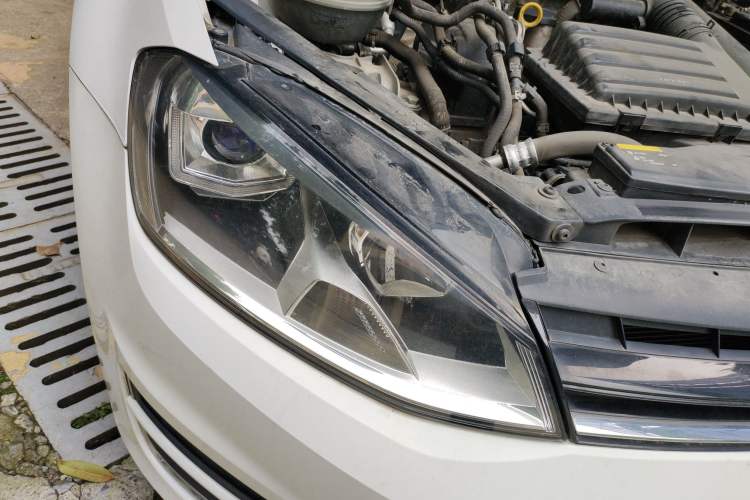 Used Volkswagen Golf 2015 1.4TSI Manual Comfort Model Right Front Headlight