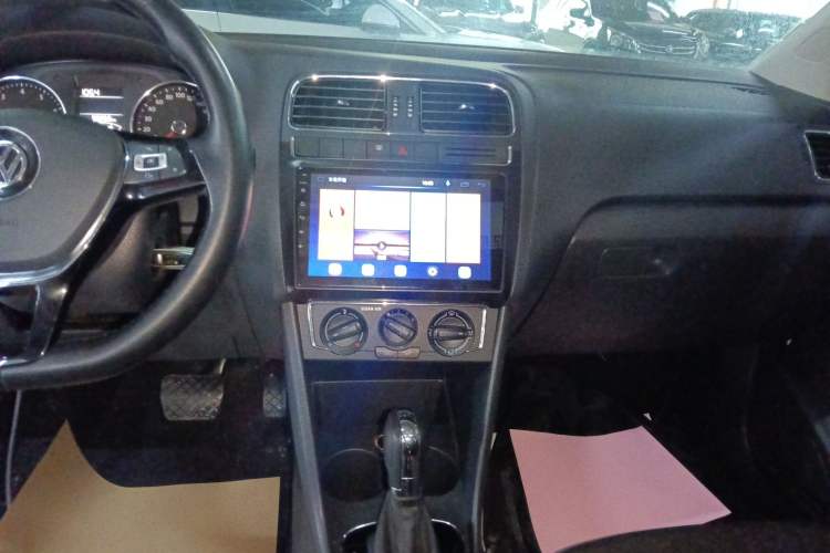 Used Volkswagen Polo 2016 1.6L Automatic Comfort Model Audio And AC Panel