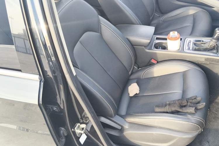 Used Roewe i6 2017 20T Automatic Flagship Edition
