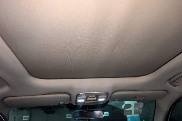 Used Geely Auto Emgrand X7 Sport 2018 Revised Version 1.8TD Automatic Two-Wheel Drive Smart Connectivity 4G-Enabled Edition Headliner