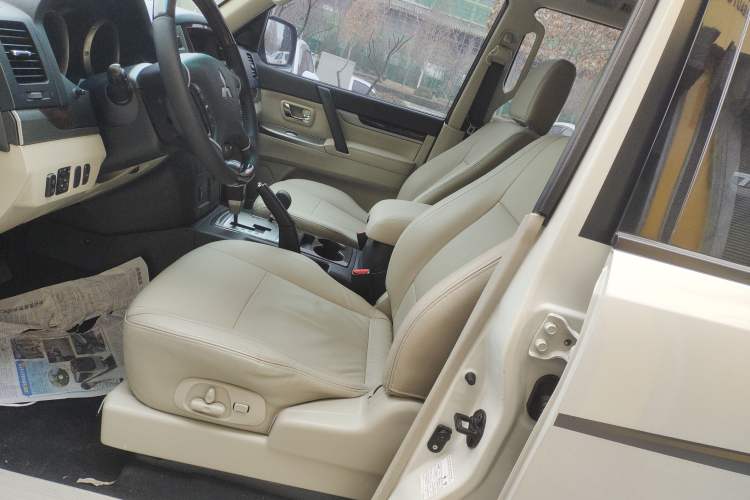 Used Mitsubishi Pajero 