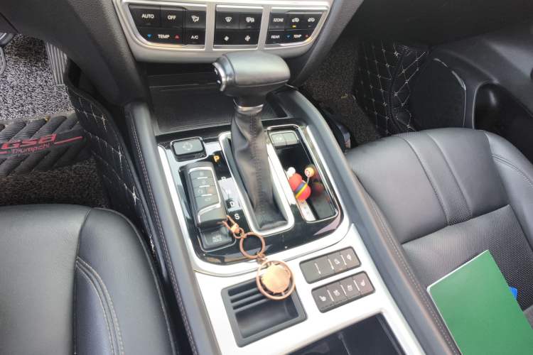 Used GAC Trumpchi GS8 2017 320T Two-Wheel Drive Luxury Smart Connectivity Version (7 Seats)