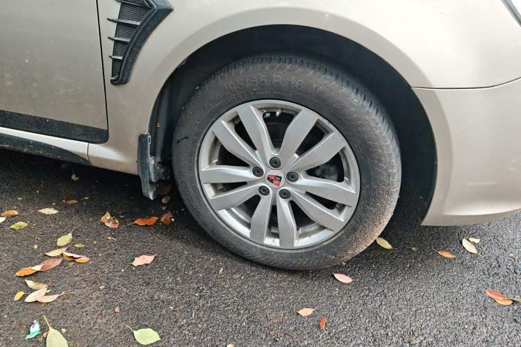 Used Roewe 350 2015 1.5L Manual Luxury Sunroof Edition