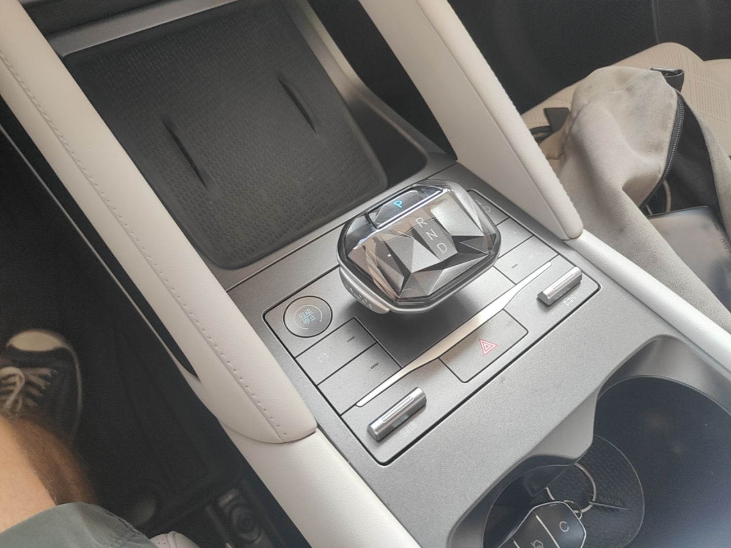 BYD Yuan UP 2024 401 km Active Version — снимка 16