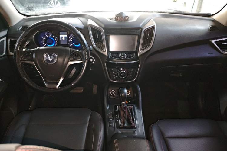 Used CHANGAN CS75 2016 1.8T Automatic Elite Model China V Standard Center Console