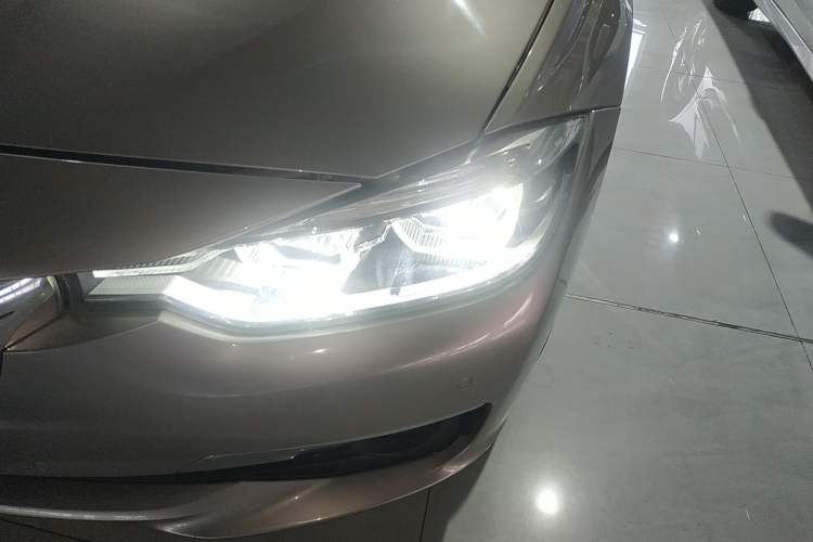 Used BMW 3 Series 2016 320Li Fashion Model
