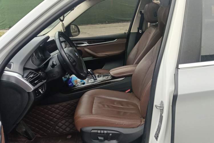Used BMW X5 2015 xDrive28i
