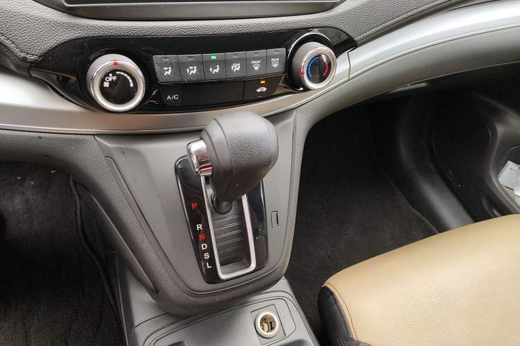 Used Honda CR-V 2016 2.0L two-wheel drive Urban Edition Gear Lever