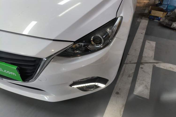 Used Mazda Mazda 3 Axela 2016 Sedan 1.5L Manual Comfort Model
