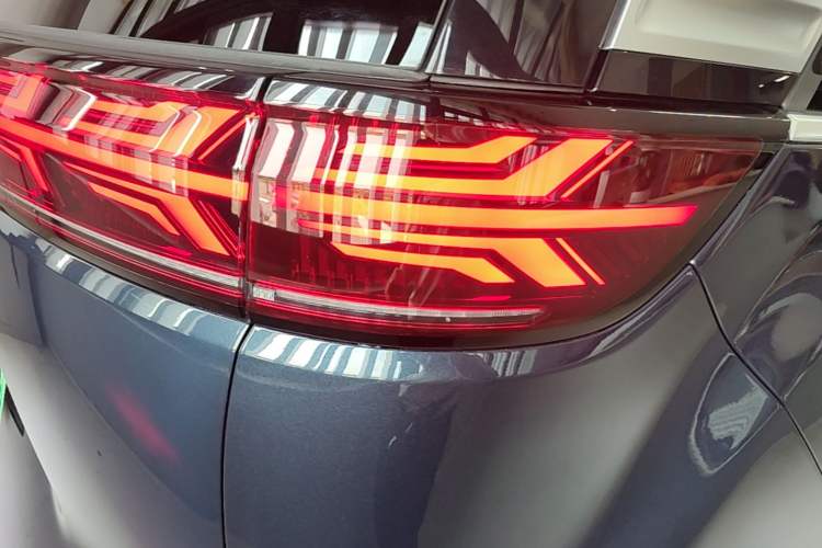 Used Denza D9 2022 DM-i 970 Four-Wheel Drive Prestige Model
