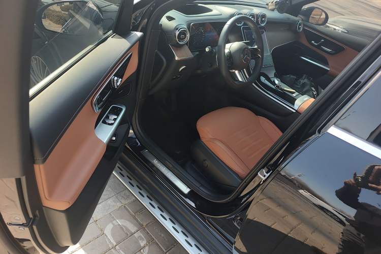 Used Mercedes-Benz GLC 2023 GLC 300 L 4MATIC Dynamic 7-Seater
