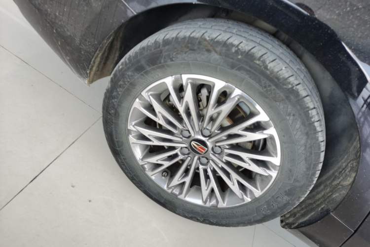 Used Hongqi H5 2025 1.5T DCT Qiyun 500 000th Unit Commemorative Edition Right Rear Wheel Hub