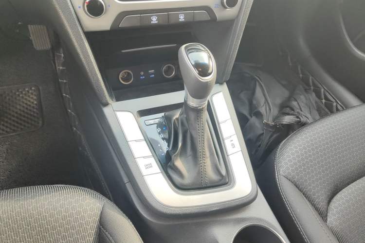 Used Hyundai Elantra (6th Generation / Lingdong) 2016 1.6L Automatic ZhiXuan – Elite Version