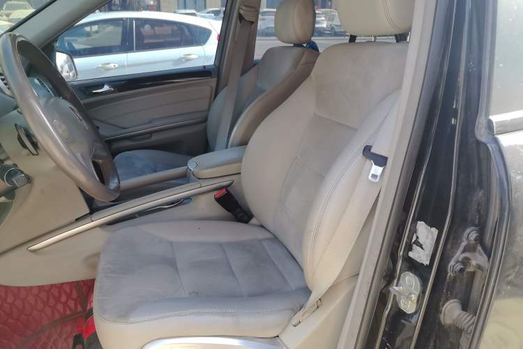 Used Mercedes-Benz M-Class 2010 ML 300 4MATIC