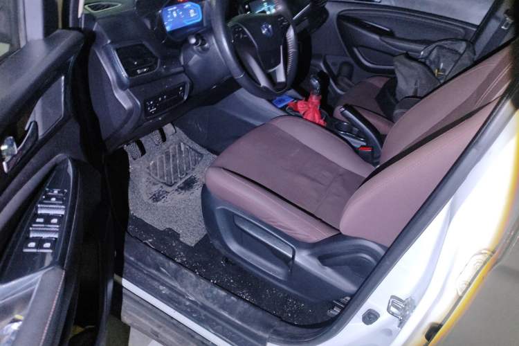 Used CHANGAN OSHAN A800 2017 1.6L Manual Comfort Model Driver Seat