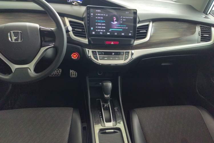 Used Honda Jade 2017 1.8L automatic Comfort version 5 seats
