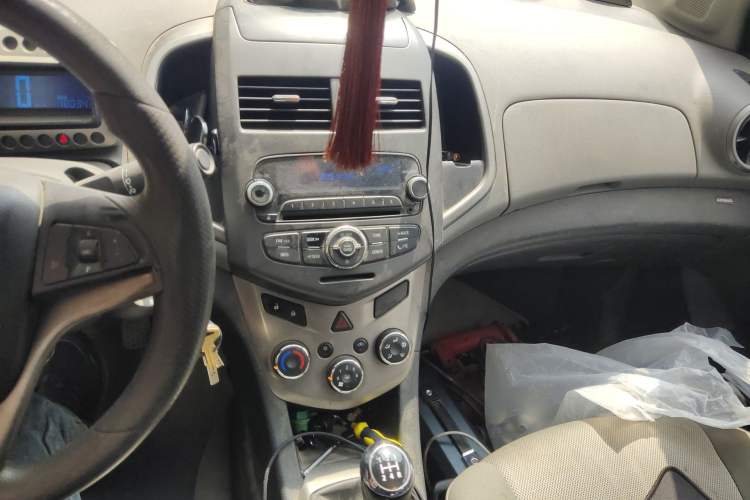 Used Chevrolet Aveo Sonic 2011 Sedan 1.4L Manual Transmission SE Audio And AC Panel