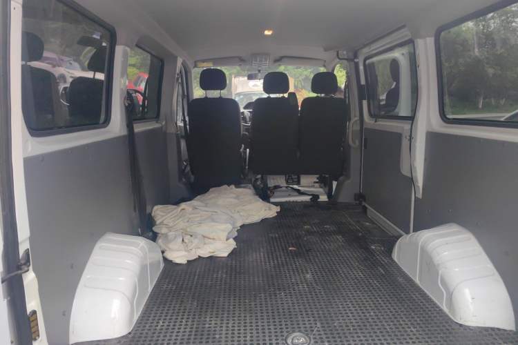 Used SAIC MAXUS Xintu V80  Trunk