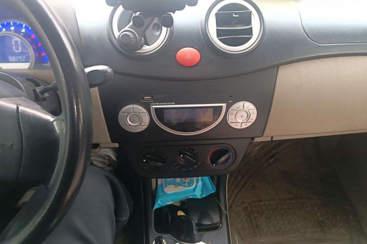 Used Lifan Auto 320 2011 Snow Edition 1.3L Comfort Model Audio And AC Panel