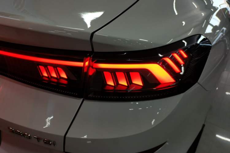 Used Volkswagen Lamando 2023 Lavida L 280TSI DSG Cool & Spicy Edition