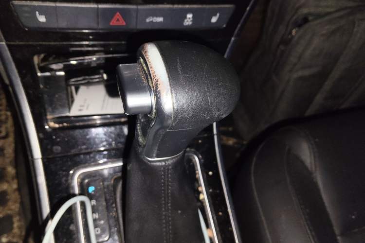 Used Haval H2 2017 Red-Label 1.5T Automatic Two-Wheel Drive Luxury Model Gear Lever