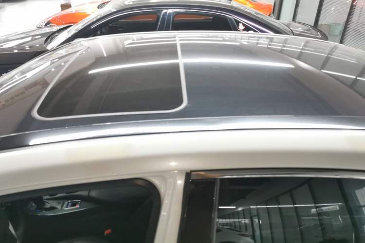 Used Toyota Avalon 2019 Dual-Engine 2.5L Luxury Edition China VI Standard
