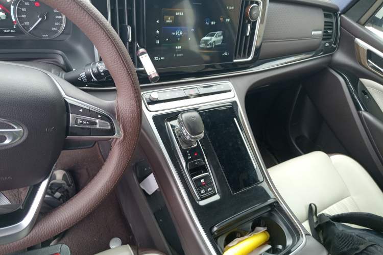 Used GAC Trumpchi M8 2021 Lingxiu Series 390T Luxury Edition Audio And AC Panel