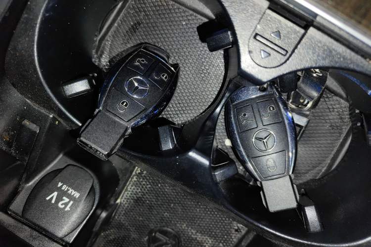 Used Mercedes-Benz GLC 2019 GLC 260 4MATIC Luxury Model Vehicle Key