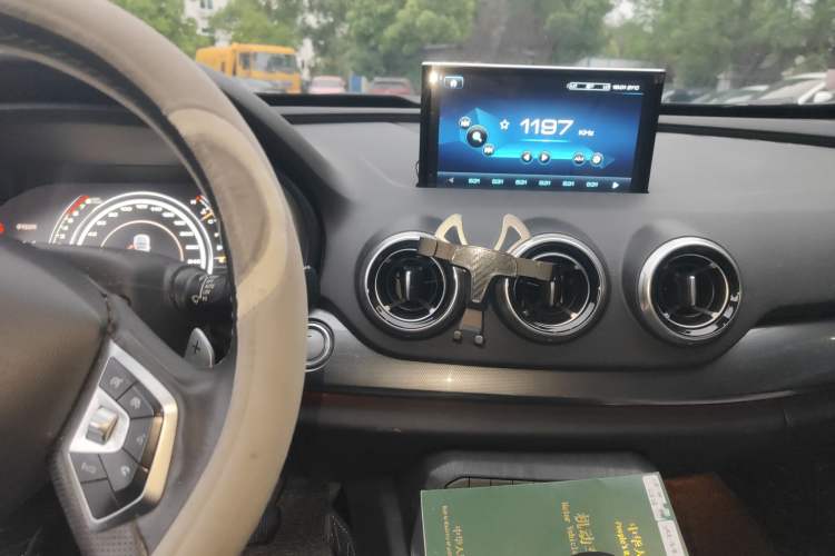 Used Wey VV7 2017 2.0T Ultra-Luxury Version
