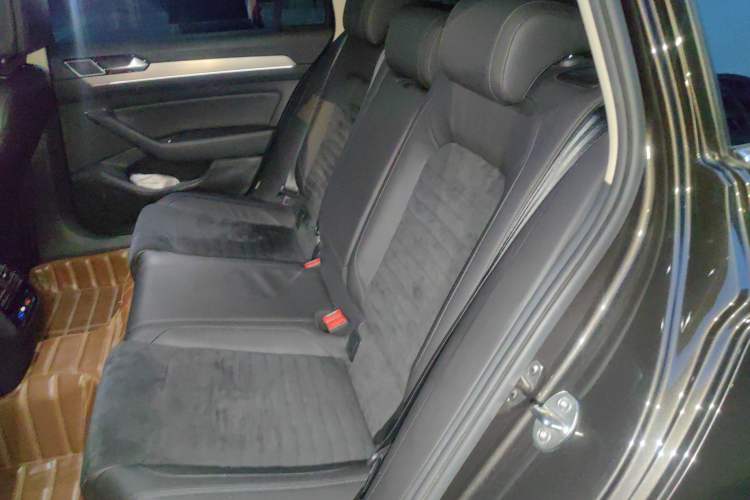 Used Volkswagen Variant 2018 380TSI Two-Wheel Drive Comfort Edition