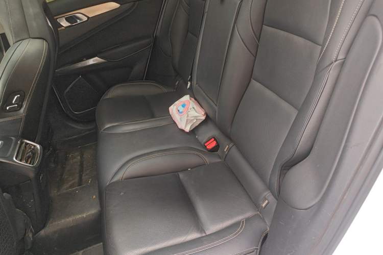 Used Lynk & Co 01 2019 2.0T Two-Wheel-Drive Pro Version China VI Standard Interior 4