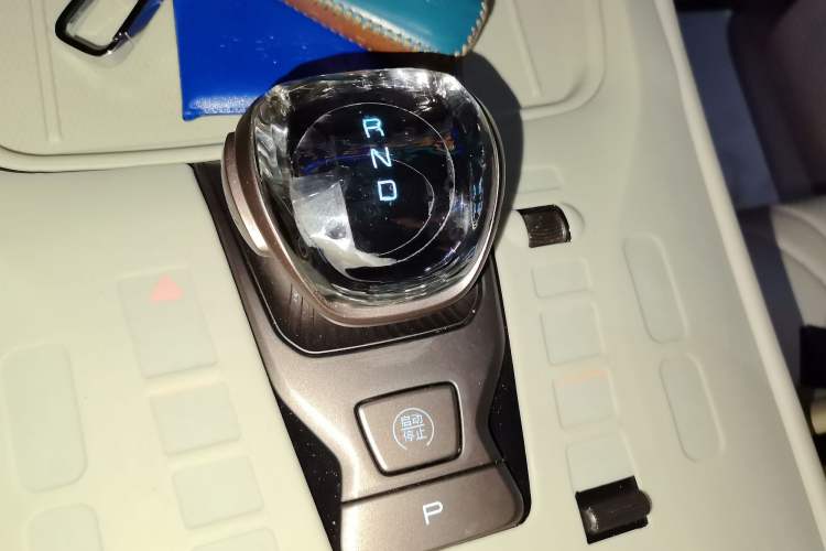 Used Denza D9 2022 DM-i 970 Four-Wheel Drive Prestige Model
