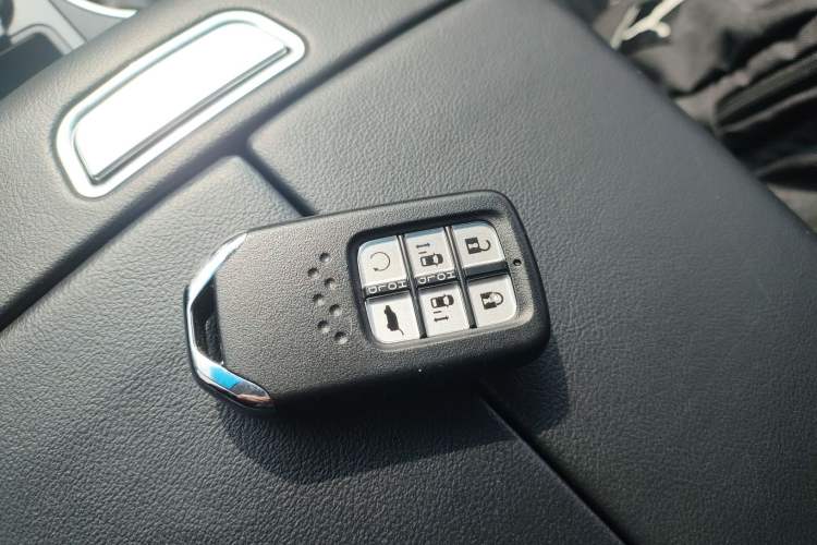 Used Honda Elysion 2022 2.0L eHEV Prestige Edition
