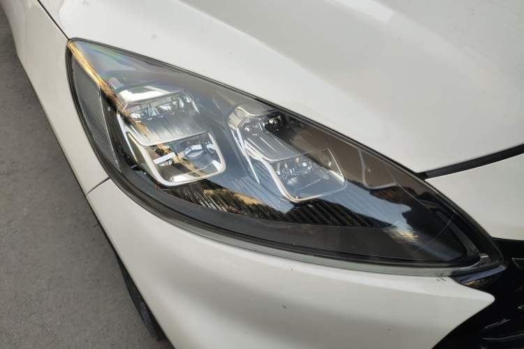 Used Ford Escape 2020 EcoBoost 245 Two-Wheel-Drive Titanium Edition
