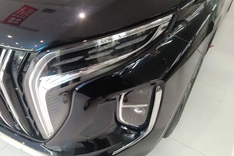 Used Hongqi HS7 PHEV 2024 2.0T PHEV Four-Wheel Drive Flagship Edition 7 Seats
