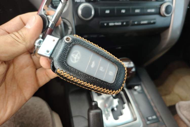 Used Toyota Land Cruiser 2010 4700 Middle East Edition Vehicle Key