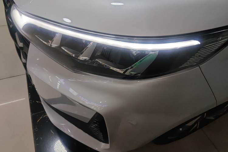 Used GAC Trumpchi M6 2021 270T DCT Elite Edition (7-seater) Left Front Headlight