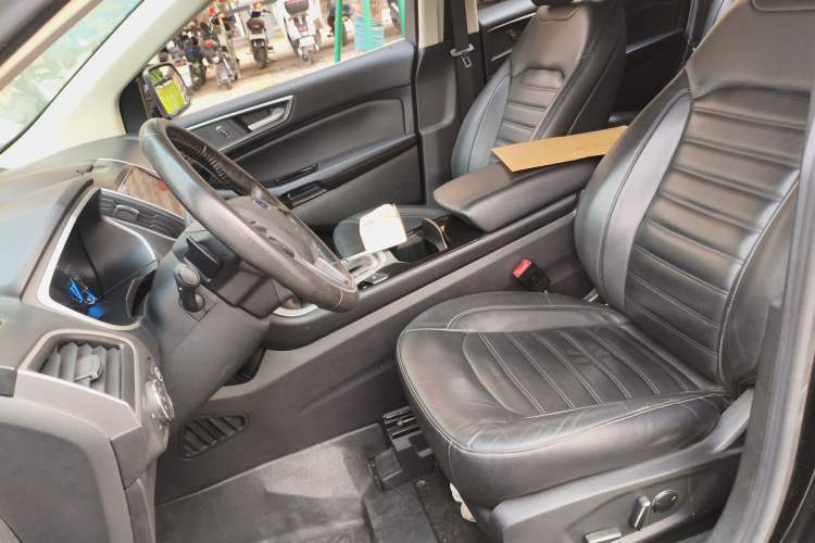 Used Ford Edge 2017 EcoBoost 245 Two-Drive Platinum Edition 5 Seats Left Front Seat