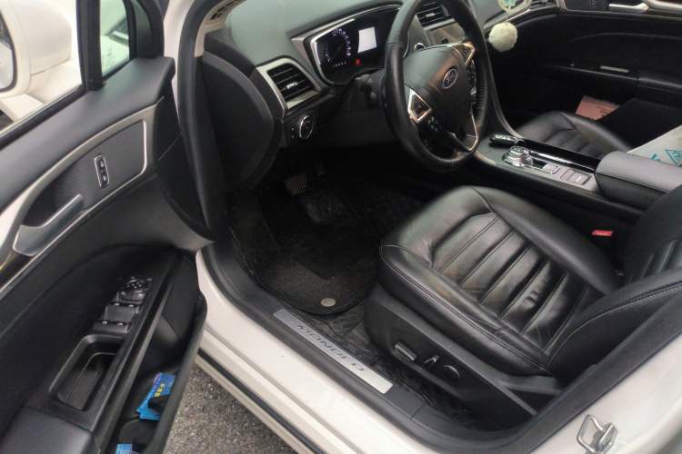 Used Ford Mondeo 2017 EcoBoost 200 Luxury Model Driver Seat