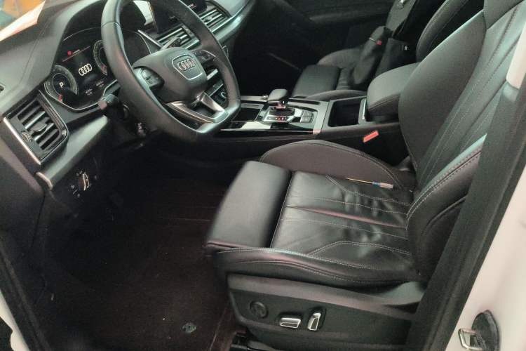 Used Audi Q5L 2023 40T Fashionable and Dynamic Edition
