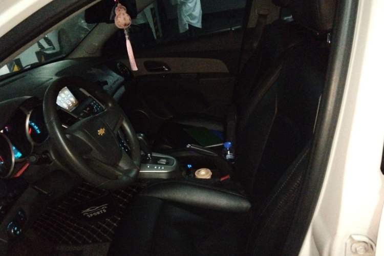 Used Chevrolet Cruze 2013 1.6L SE AT Left Front Seat