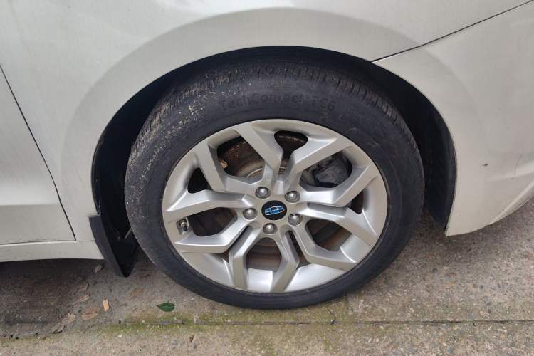 Used Geely Auto Emgrand GT 2015 1.8T Premium Model Right Front Wheel Hub