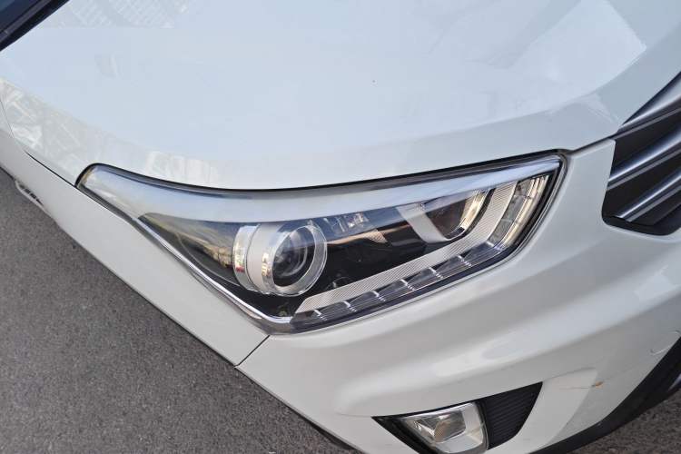 Used Hyundai ix25 2015 1.6L Automatic Two-Wheel-Drive Deluxe DLX Model
