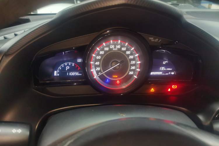 Used Mazda 3 Axela 2016 Sedan 1.5L Automatic Comfort Model