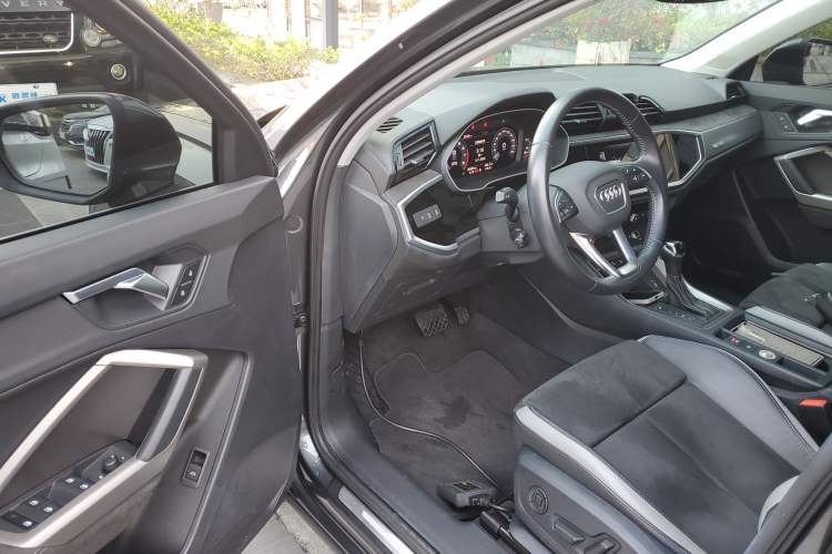 Used Audi Q3 2021 35 TFSI Progressive Dynamic Edition