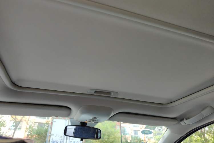 Used Peugeot 307 2013 1.6L Manual CROSS